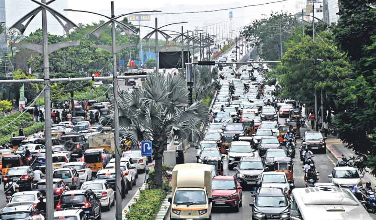 Cyberabad police urge IT firms to revamp transport, traffic practices