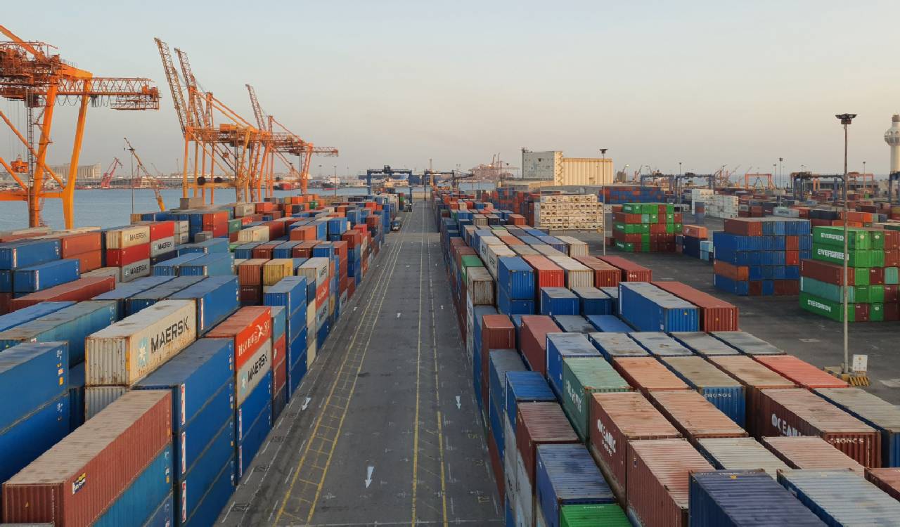 India rebalances US and China ties amid trade and investment shifts
