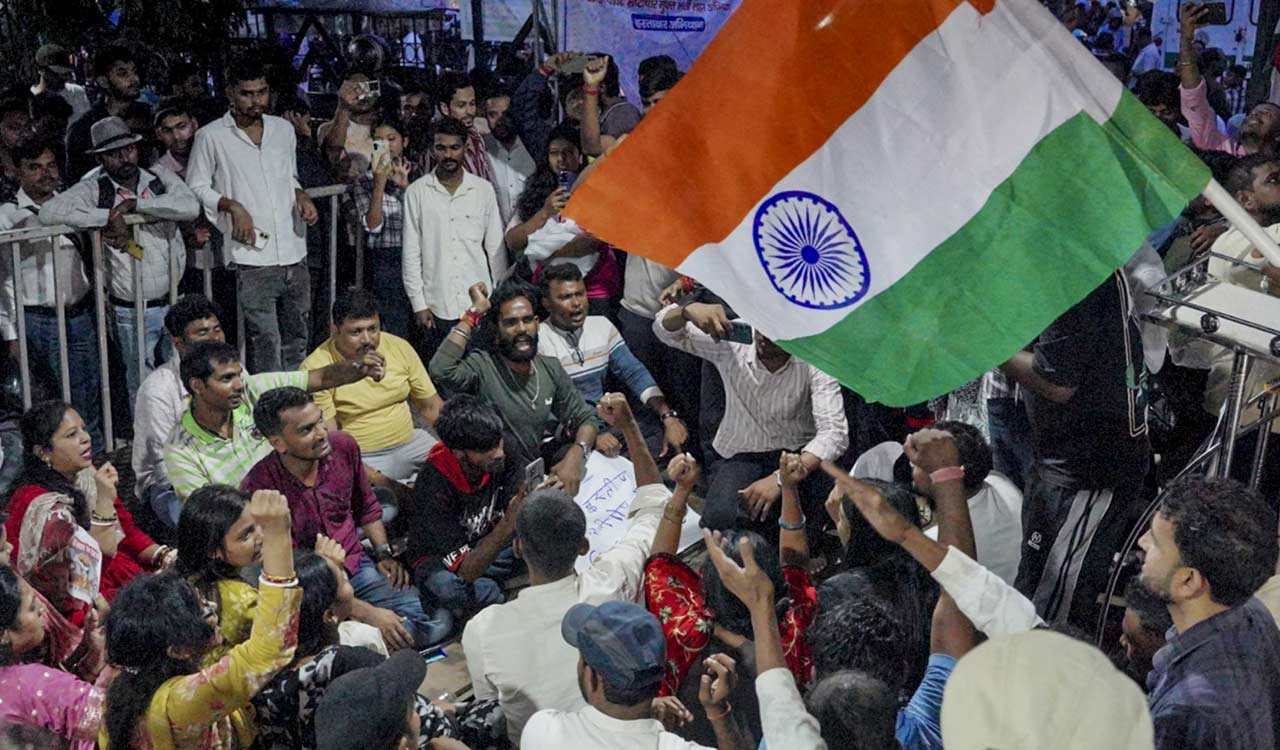 Jharkhand recruitment exam protest enters 13th day; students form panel for talks with government