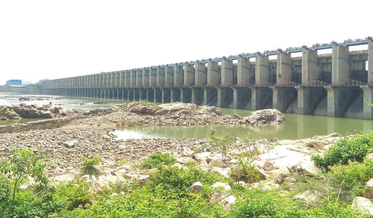 Reduced rainfall cuts flood inflows into key Telangana projects; gates closed