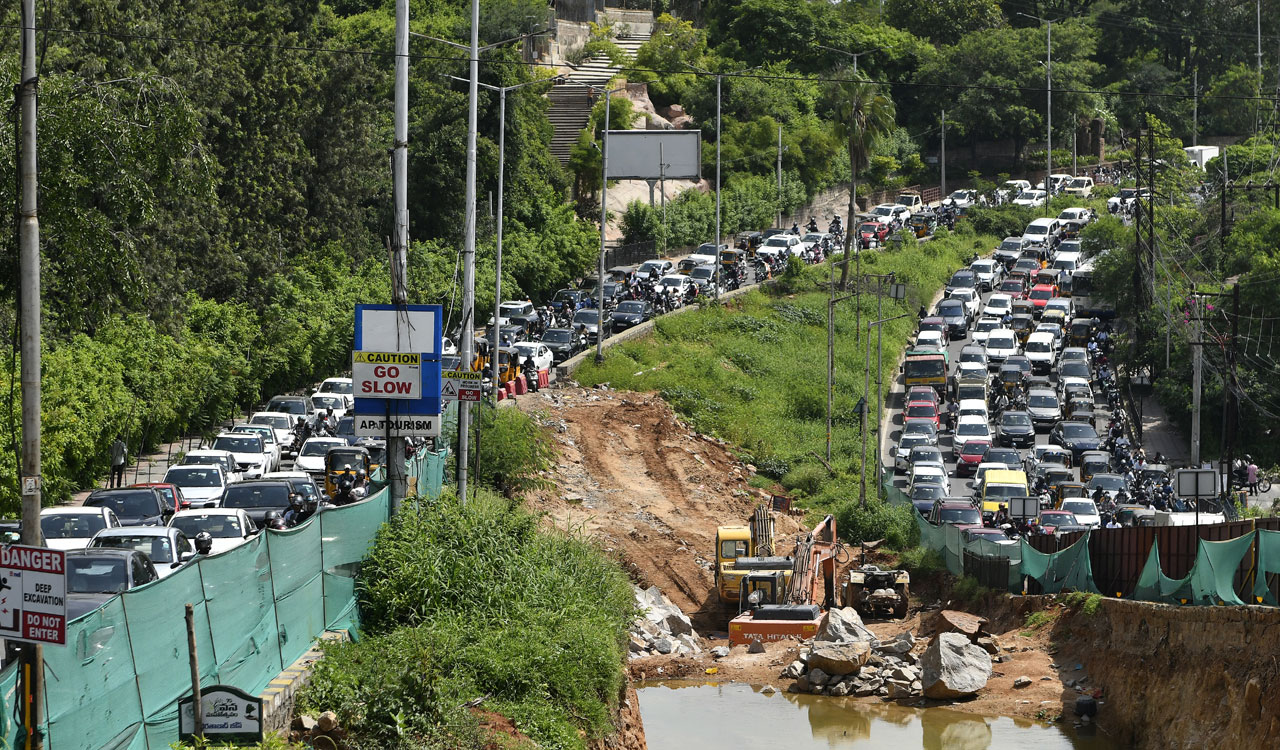KBR Park one-way traffic system triggers confusion, snarls in Hyderabad