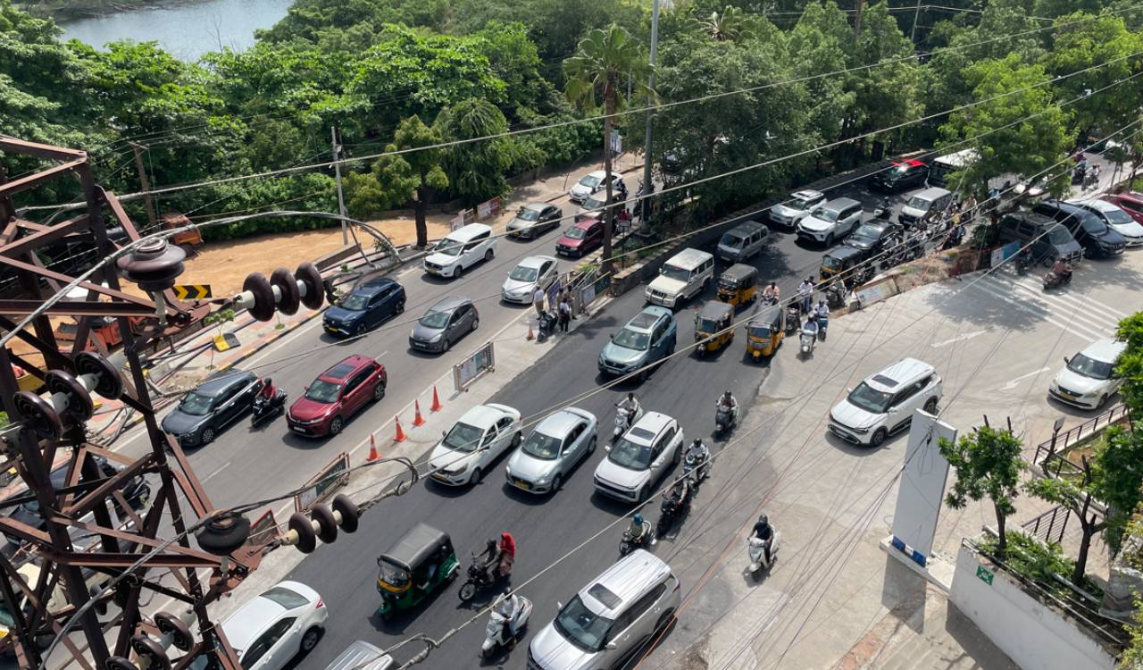 Hyderabad police enforce one-way traffic around KBR park