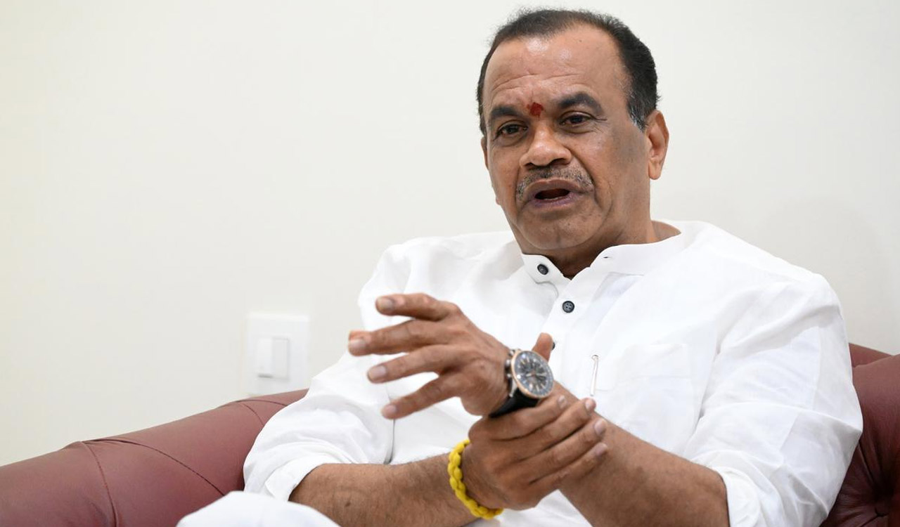 Komatireddy says he will not contest next elections without assurance of bumper majority
