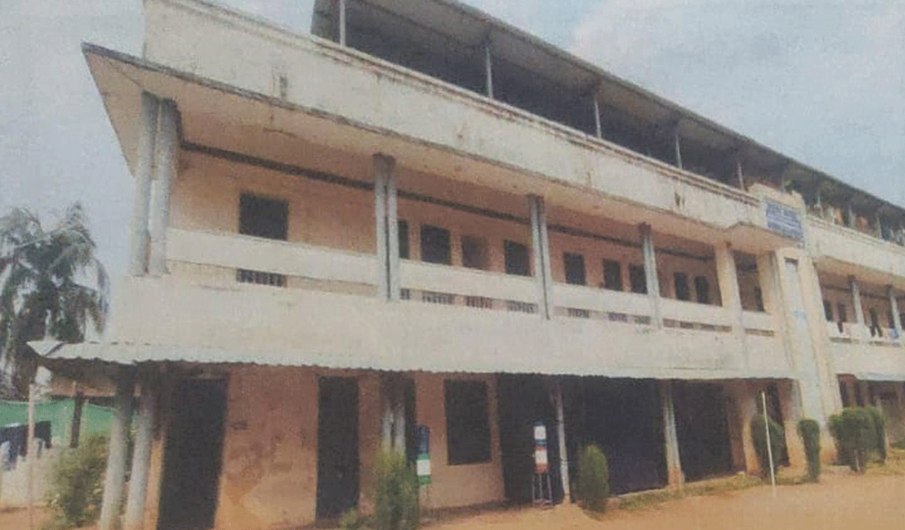 Student unions oppose plan to shift Kothagudem BC Gurukul to Thorrur