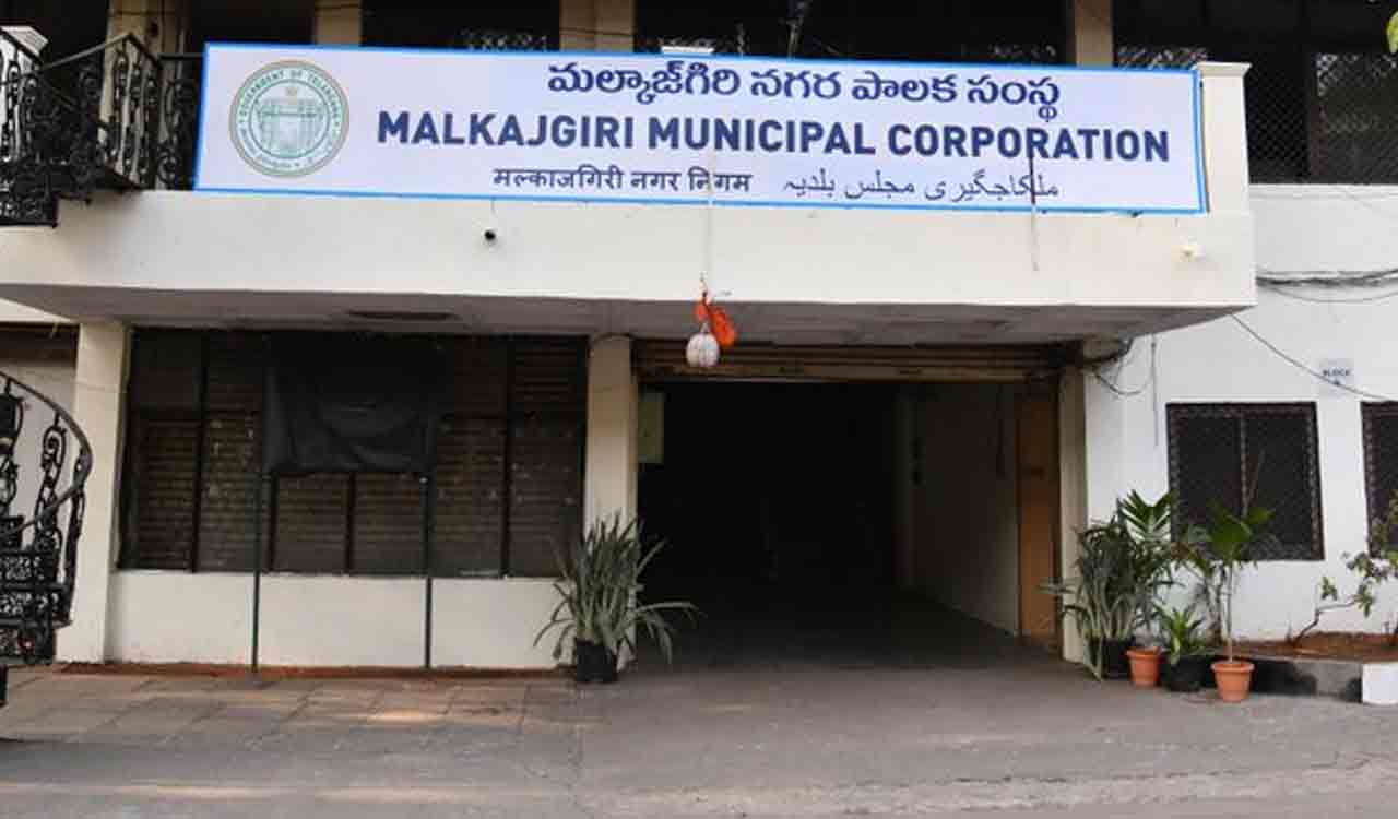 MMC reviews Ganesh Chaturthi immersion arrangements in Malkajgiri