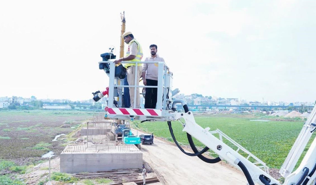 Revanth Reddy reviews plans to develop Mir Alam Tank as tourism hub
