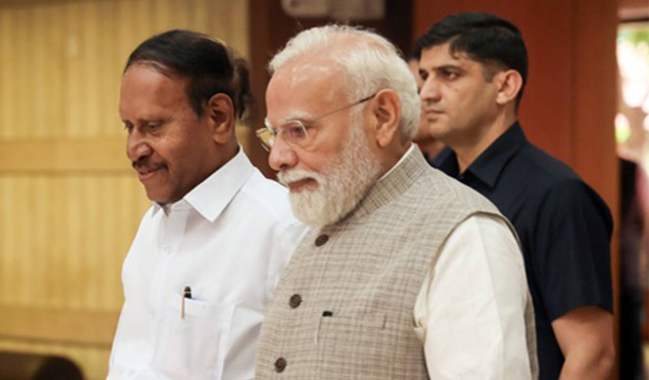 PM Modi hosts breakfast meeting with 37 BJP MPs at his residence