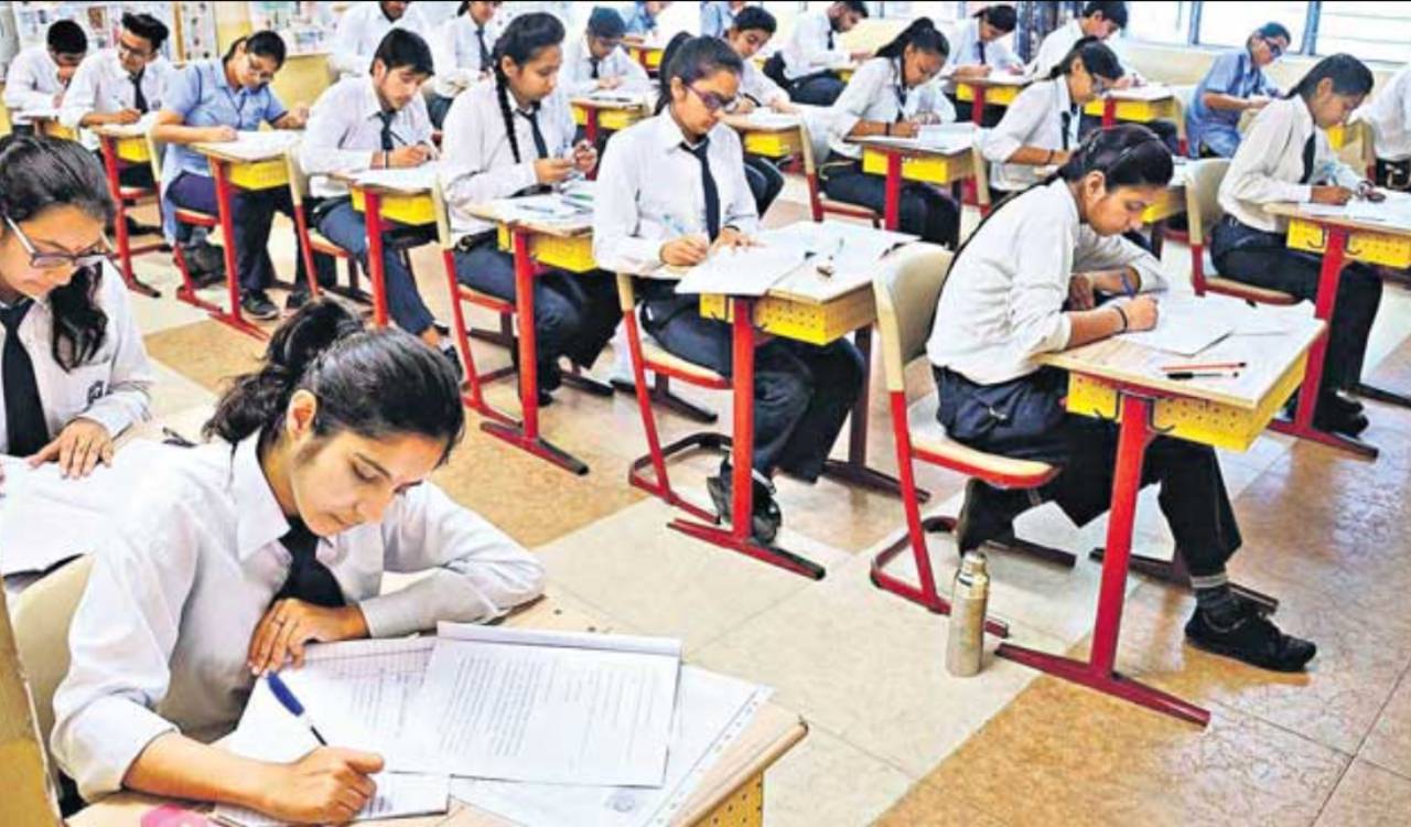 Parliamentary panel flags lack of prep for third language formula under NEP model