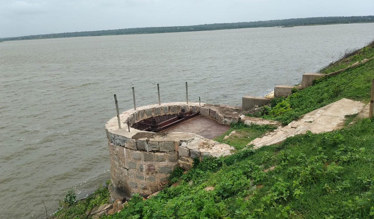 Nallavagu project turns surplus after heavy rains in Medak