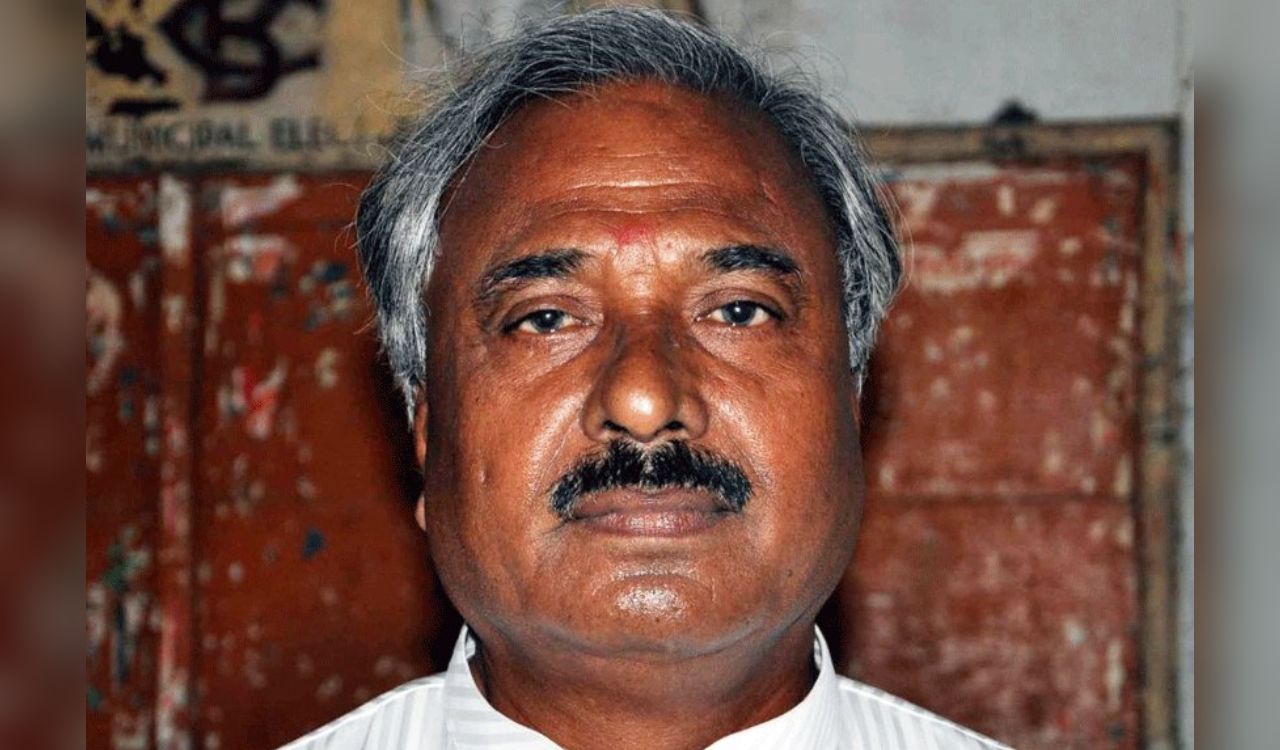 Former TMC MLA Nirmal Ghosh attacked by mob after arrest in RG Kar doctor cremation case