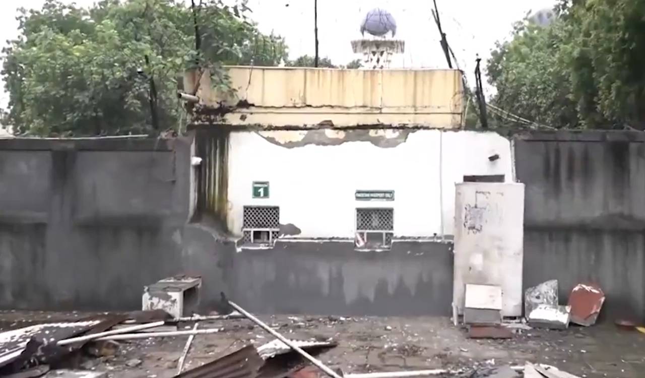 Delhi razes unauthorised structures outside Pakistan High Commission