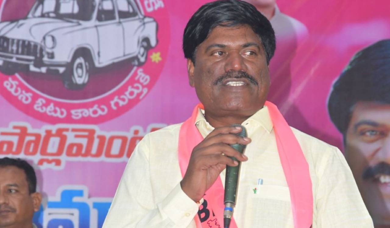 BRS condemns demolition of former Narsampet MLA Peddi Sudarshan Reddy’s statue