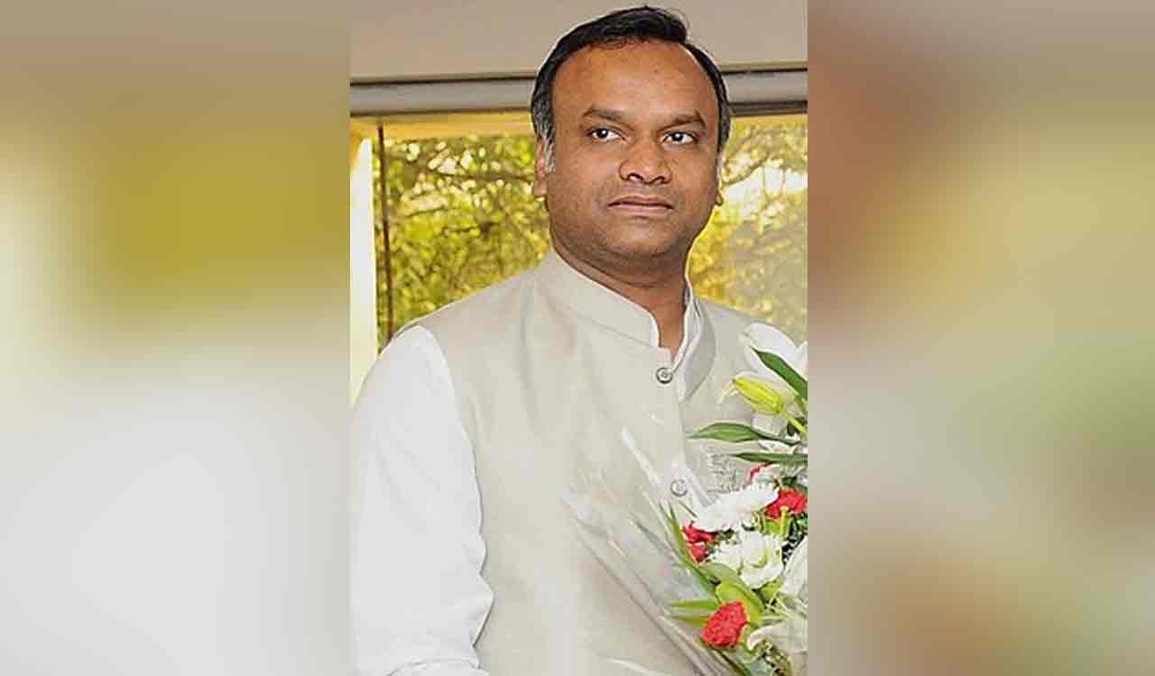 Karnataka teachers suspended over RSS march, Priyank Kharge backs action