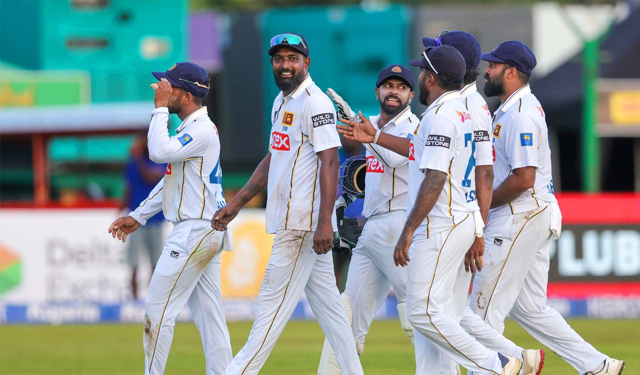 Sri Lanka dismisses India for 462 in four balls on day three