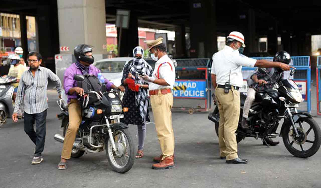 Hyderabad Traffic Police book 1,349 cases in week-long drive