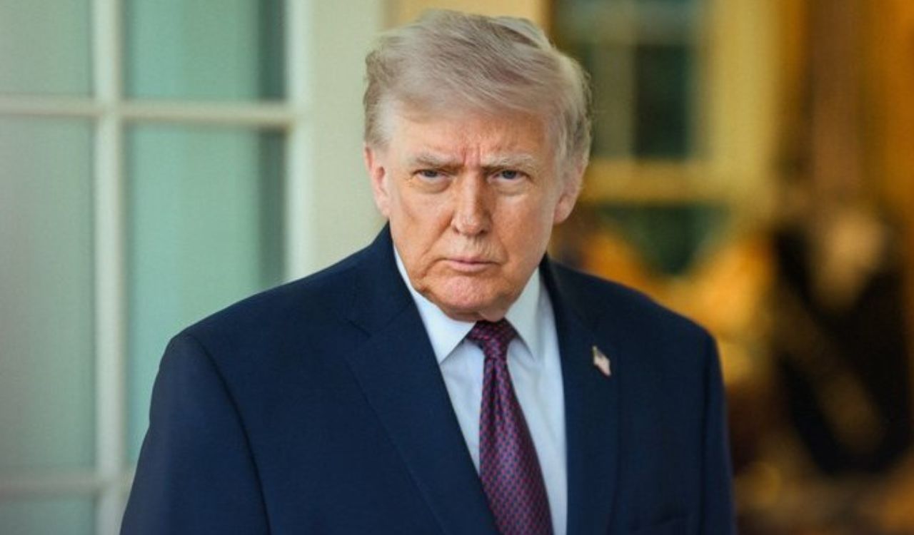 Trump warns Iran of ‘very hard’ response if Strait of Hormuz remains closed