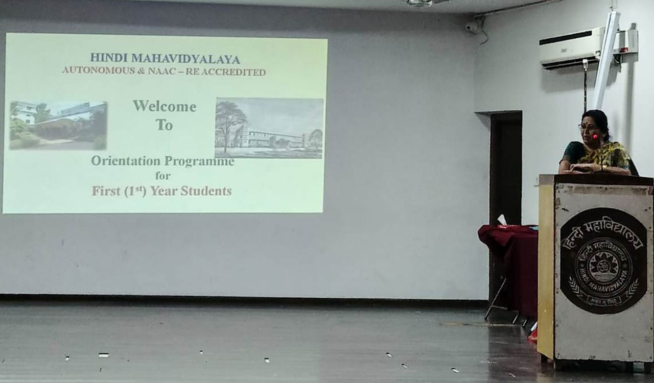 Hindi Maha Vidyalaya holds orientation programme for first-year UG students
