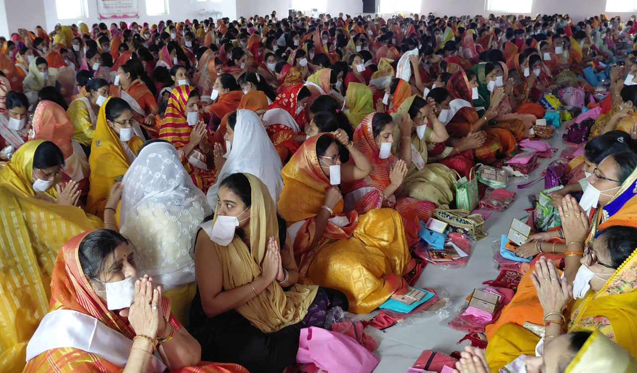 Hyderabad: 1,008 Jain women come together to chant ancient Namoththunam hymn