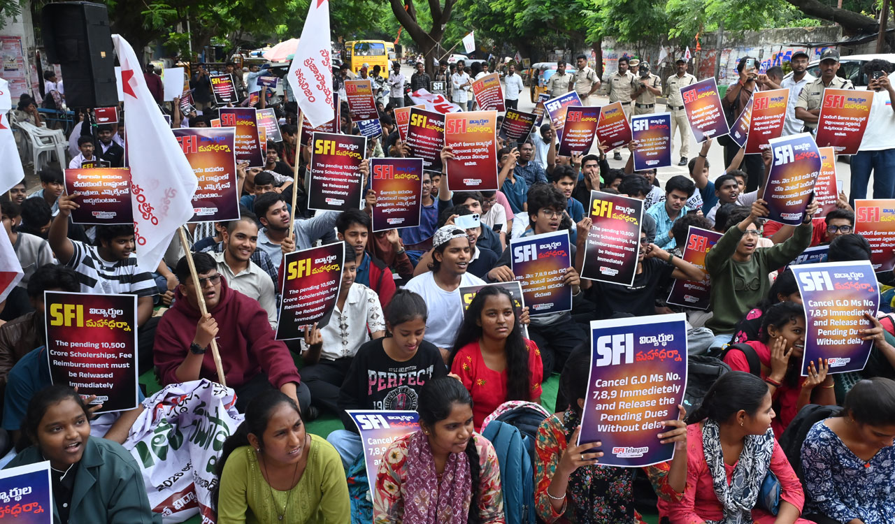 Students protest at Indira Park over pending fee reimbursement, scholarship arrears
