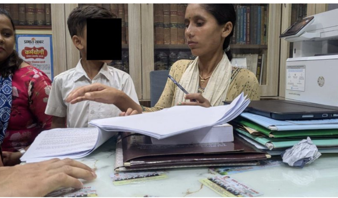 Six-year-old boy begins sit-in in Patna, alleges parents were beaten by police