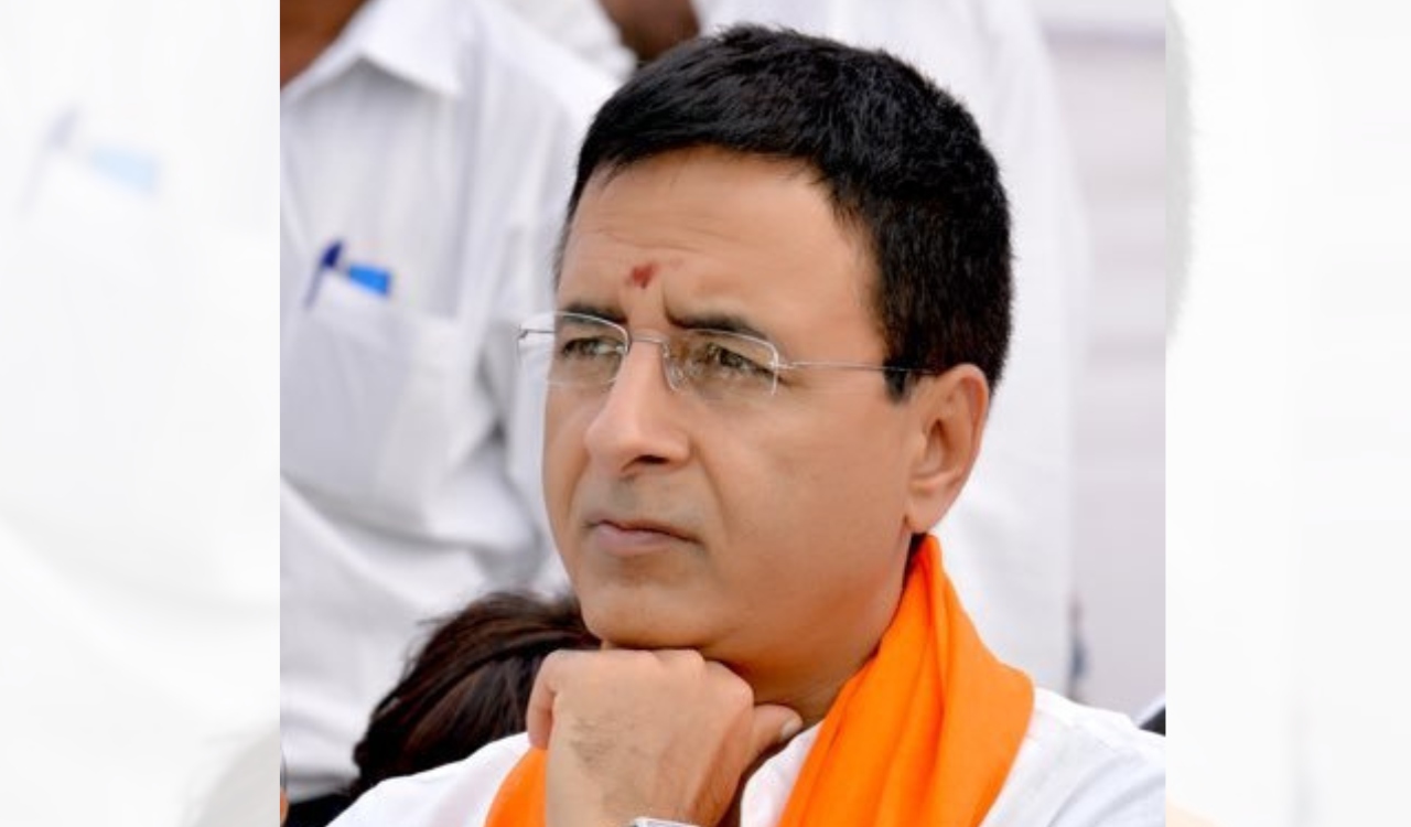 Rs 2.86 lakh crore fuel loot: Surjewala targets govt over oil firms’ profits