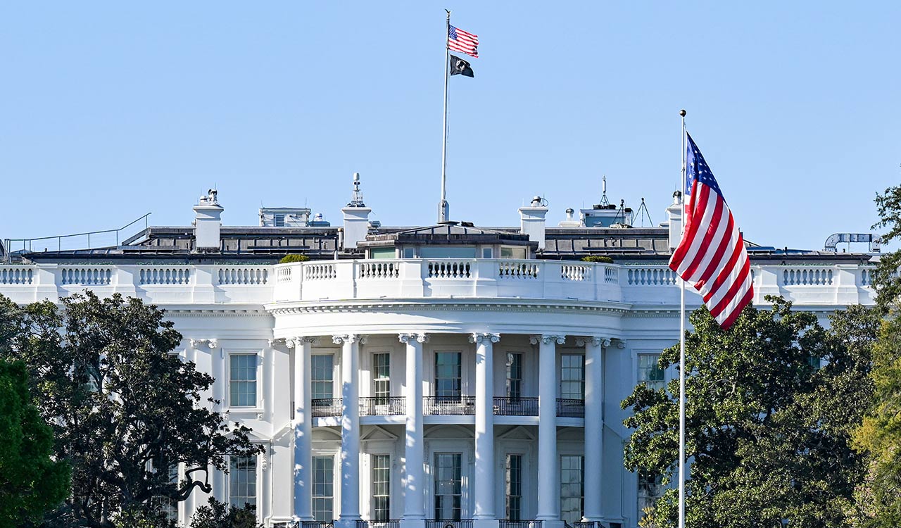 Veteran White House reporter breaks 26-year silence on Clinton’s 2000 Pakistan decoy plane