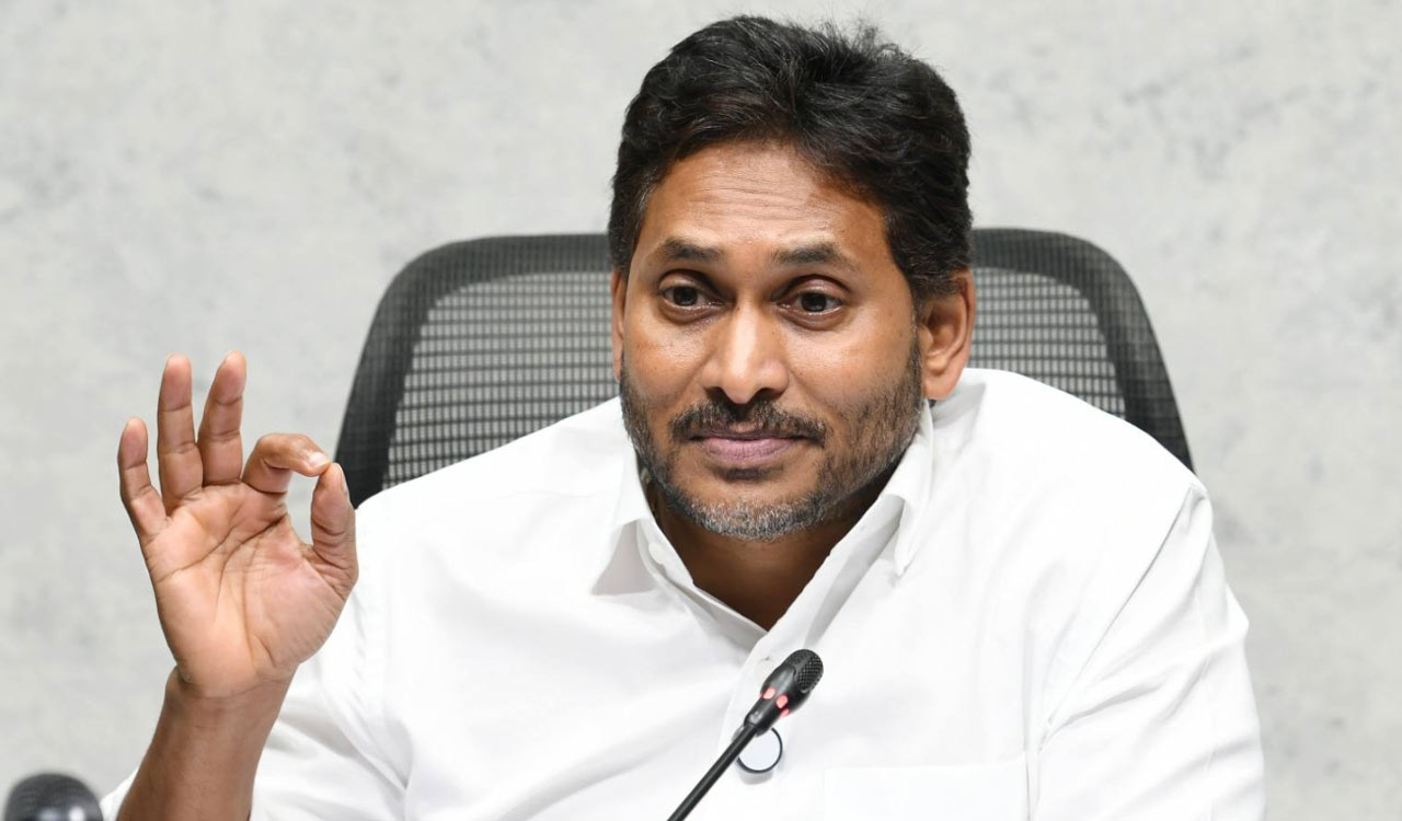Jagan asks Chandrababu to hold talks with striking junior doctors