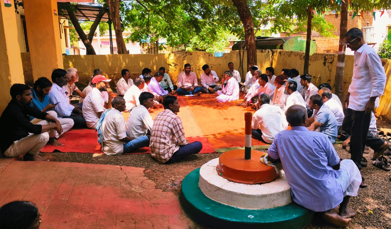 Yelgoi panchayat demands suspension of orders until full rehabilitation package is paid