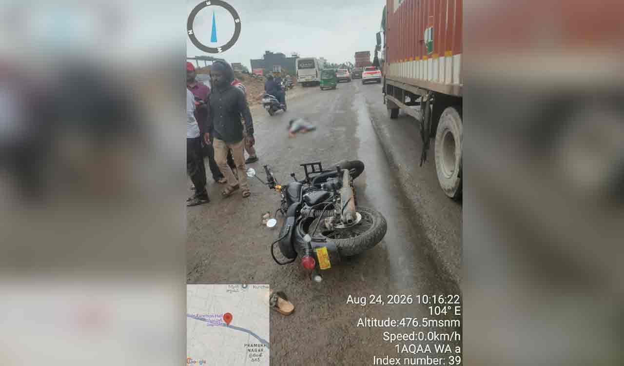 One dead as private bus knocks down two-wheeler rider at Isnapur