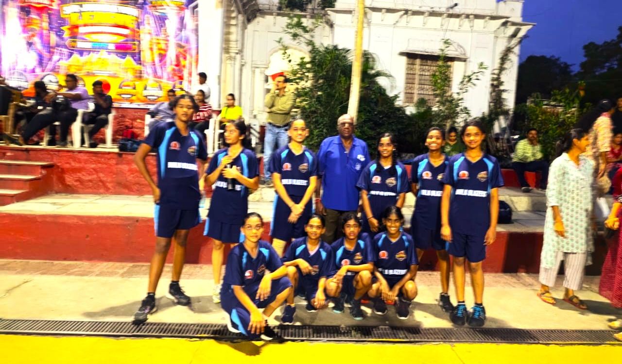Birla Blazers survive late comeback to beat Charminar Chargers 34-33