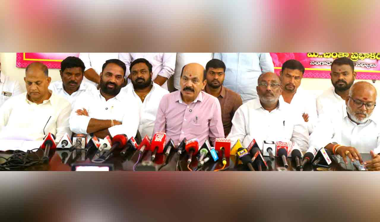 Frustrated Jagga Reddy trying to spread false information on BRS, Harish: Chintha Prabhakar