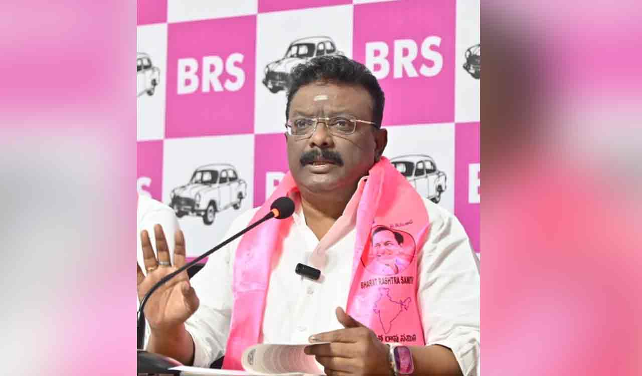 Dasoju Sravan slams Congress over allegations against Harish Rao