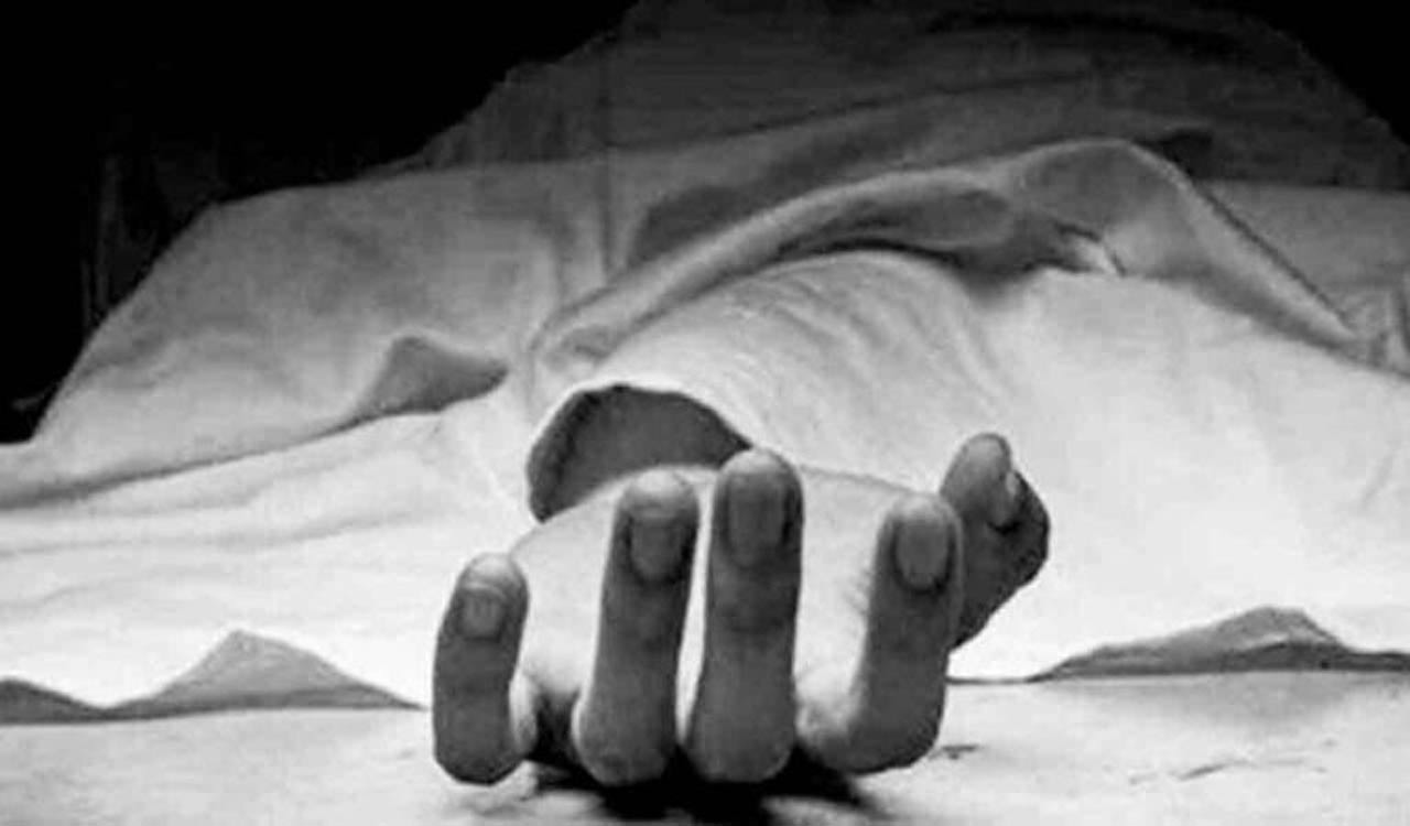 OU Senior Assistant dies after falling from moving train at Secunderabad station