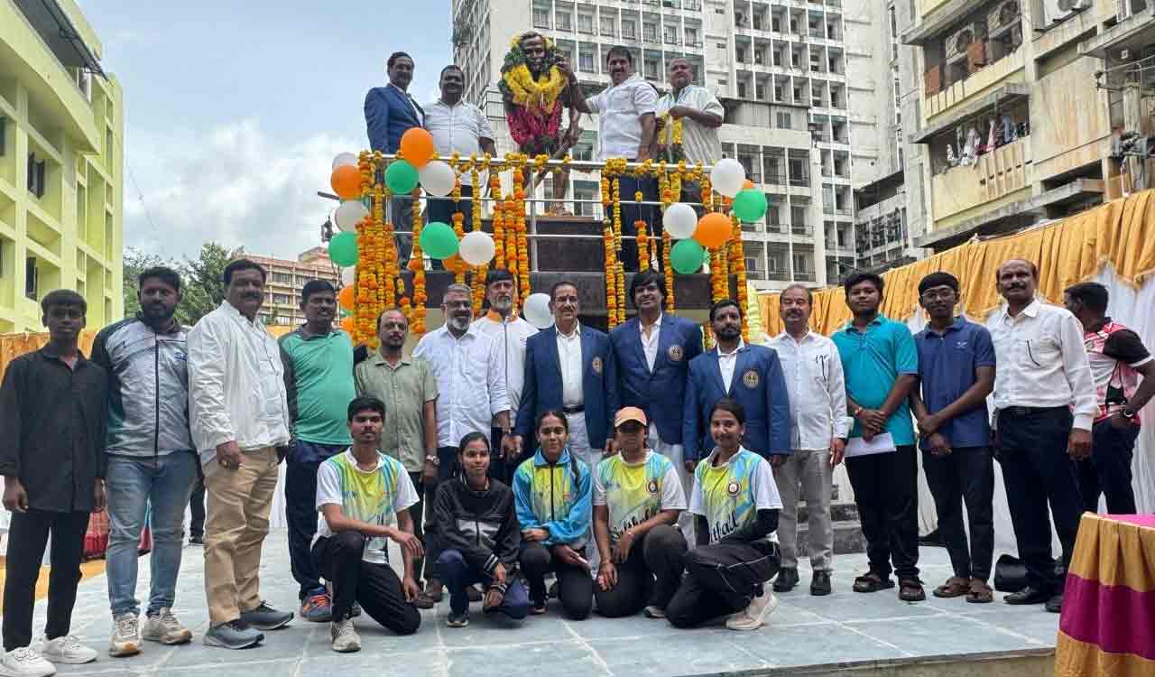 National Sports Day: SMP International School students honour Major Dhyan Chand in Hyderabad