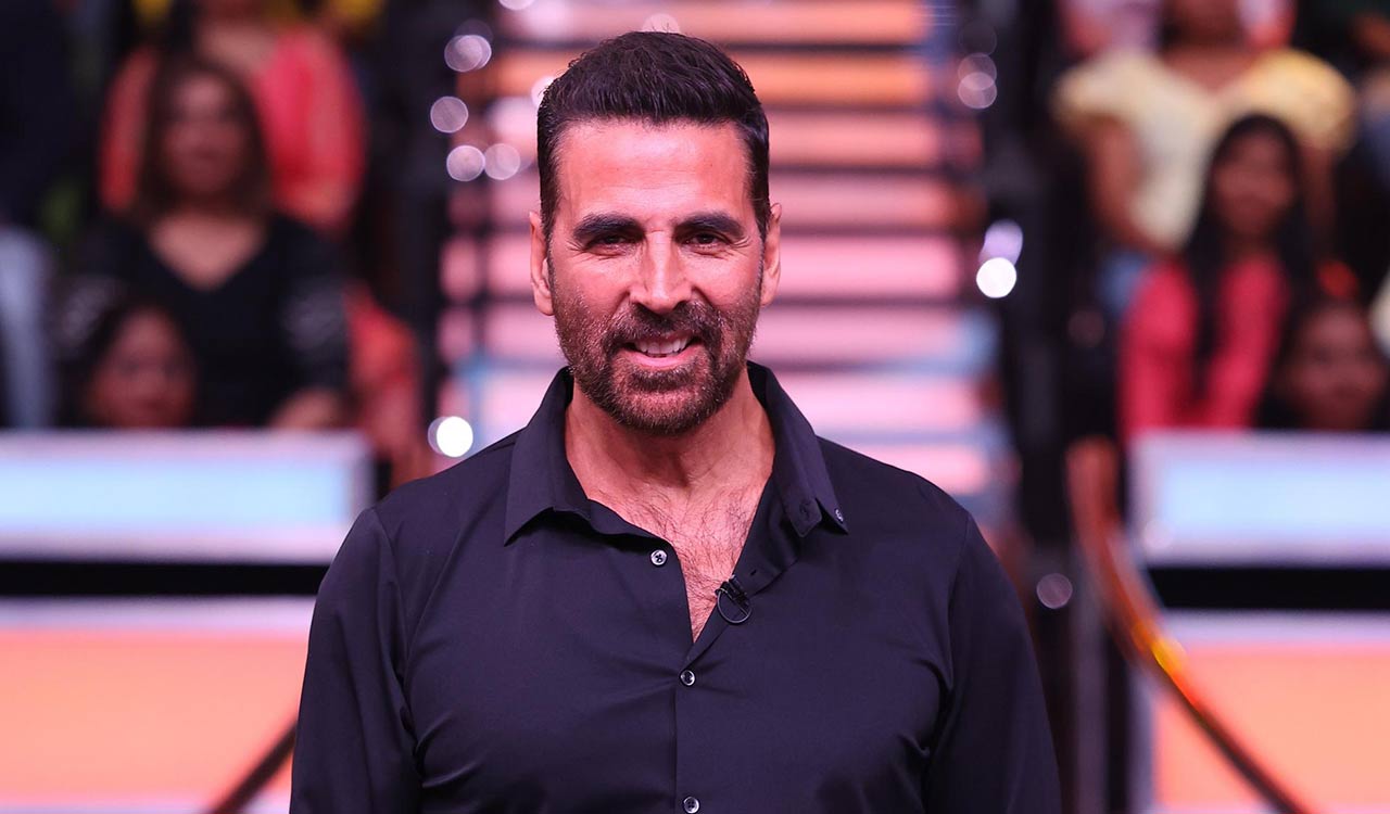 Akshay Kumar reveals how his starstruck house help left Amitabh Bachchan completely drenched in water