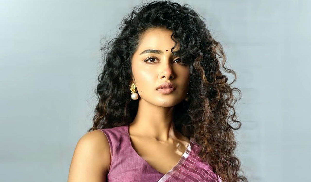 Anupama Parameswaran reflects on life, says ‘every moment counts’