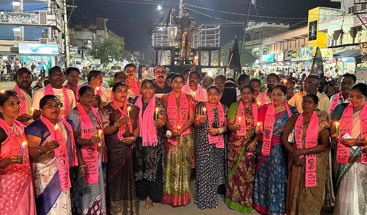 BRS cadres demand arrest of Congress MLA Shankar, stages candle-light protest at Manuguru