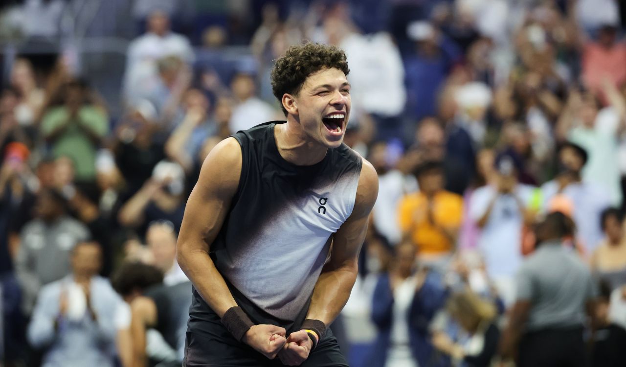 Shelton ends Alcaraz title defence in US Open thriller