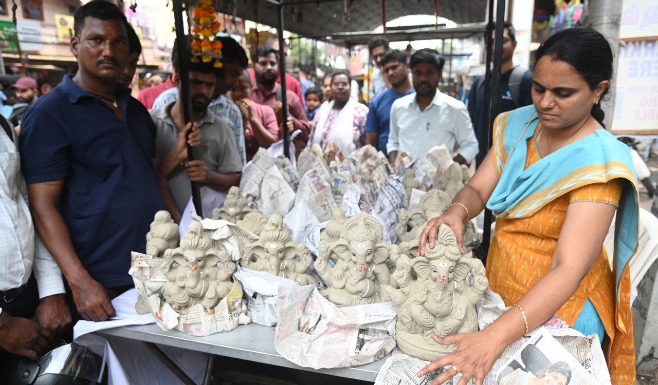 Free clay Ganesh idols distributed across Hyderabad ahead of Ganesh Chaturthi