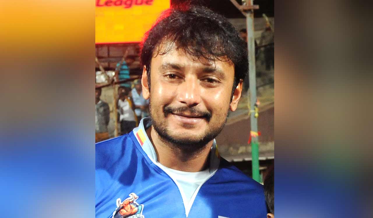 Fan murder case: Darshan, wife Vijayalakshmi move SC against approver status to Pradosh