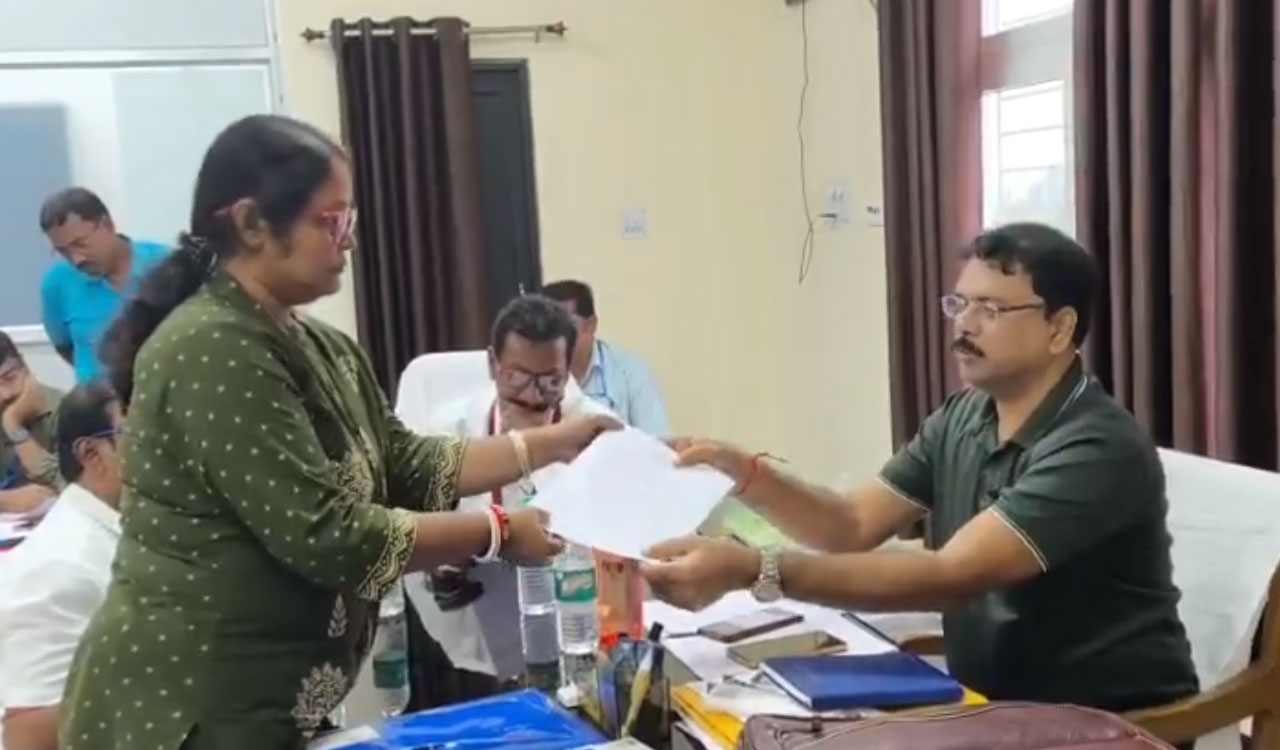 Nandigram bypoll: Mamata camp candidate Sanchita Pradhan Dey withdraws nomination