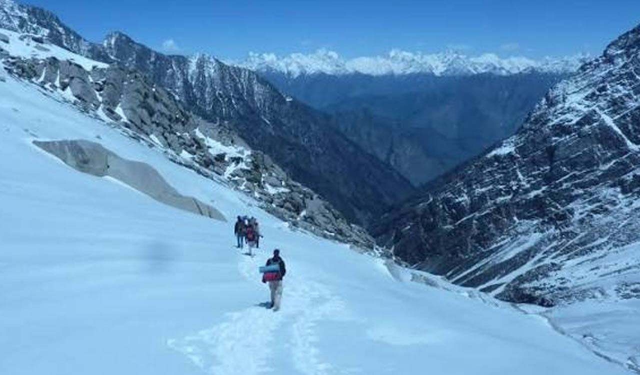 Five trekkers go missing on Vasukital trek in Uttarakhand
