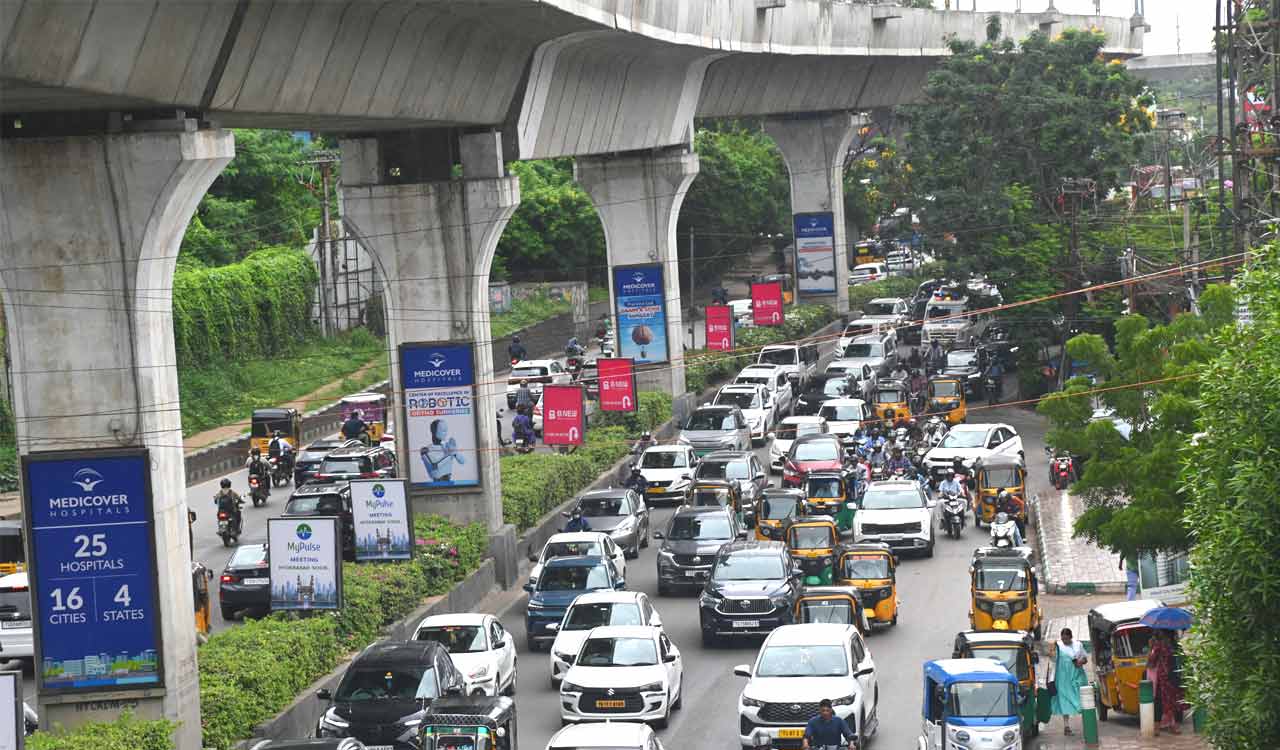 Hyderabad civic bodies join traffic police to ease peak-hour congestion
