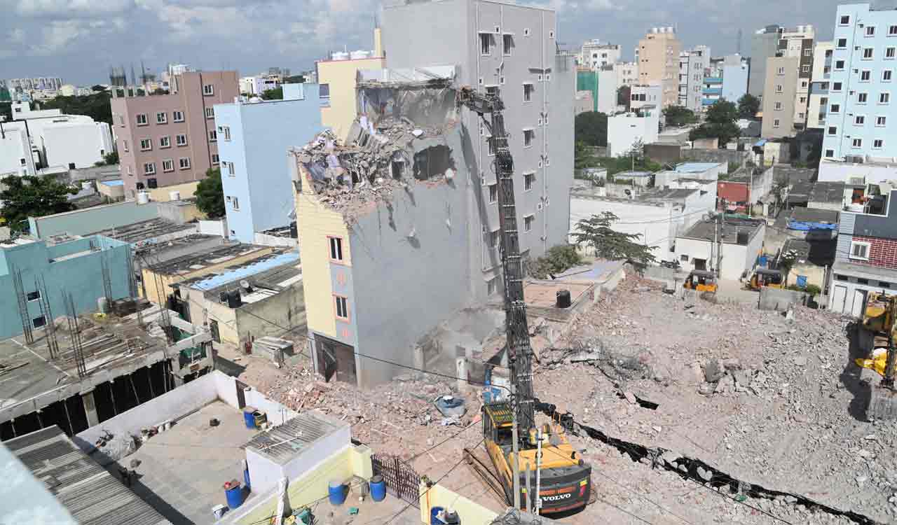 HYDRAA demolishes tilted four-storey apartment in NTR Nagar