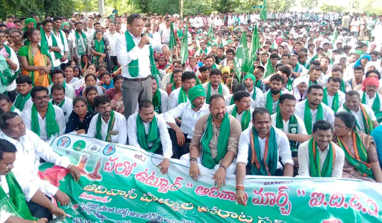Adilabad: Thousands of tribals lay siege to ITDA-Utnoor PO office
