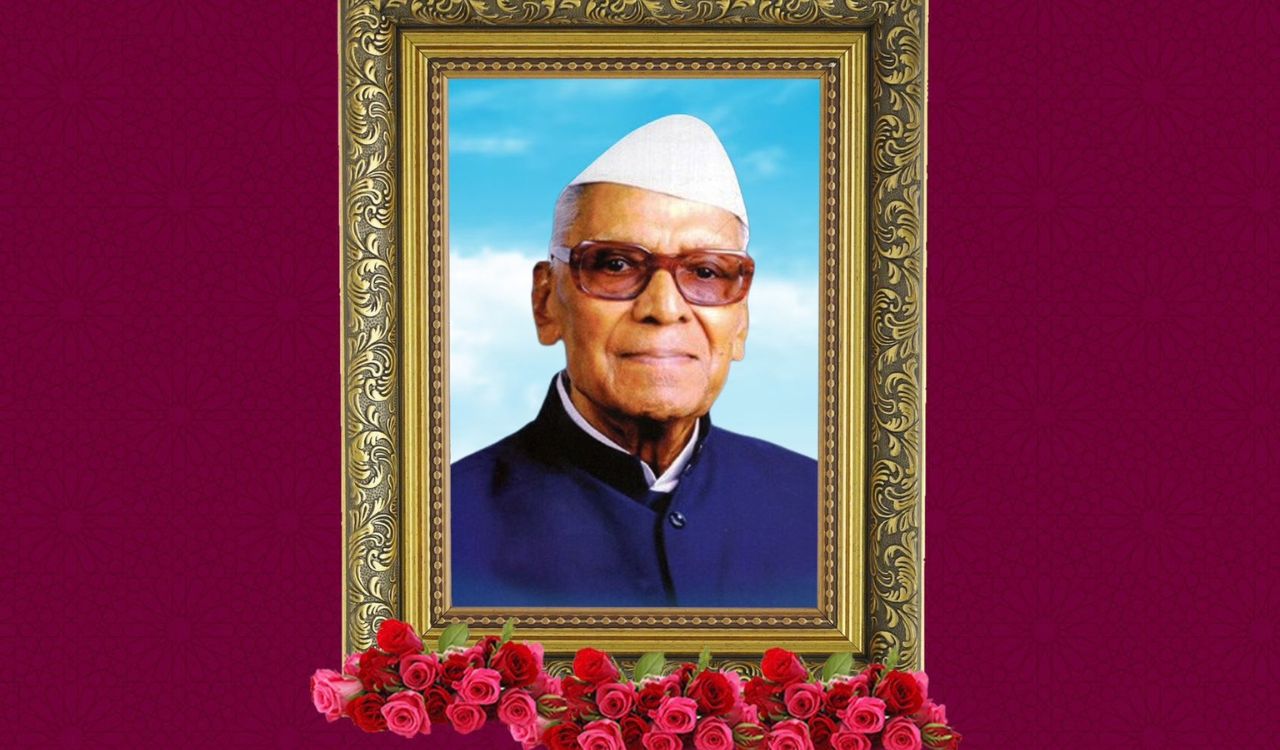 KCR, KTR, Harish Rao pay tributes to Konda Laxman Bapuji