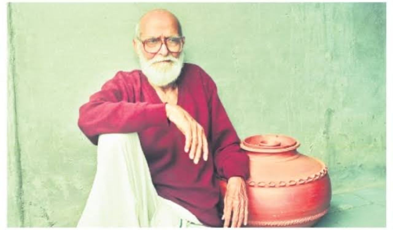KTR, Harish Rao pay tributes to Kaloji Narayana Rao on birth anniversary