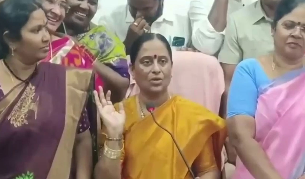 Konda Surekha cautions party opponents against targeting her followers