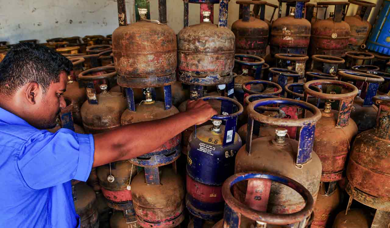 LPG consumers must complete Aadhaar authentication for subsidy from October 1