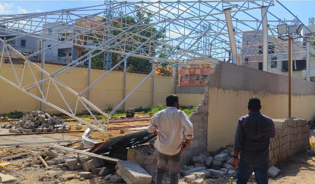 Malkajgiri civic body launches drive on unauthorised structures in Uppal, Kapra and L B Nagar zones 